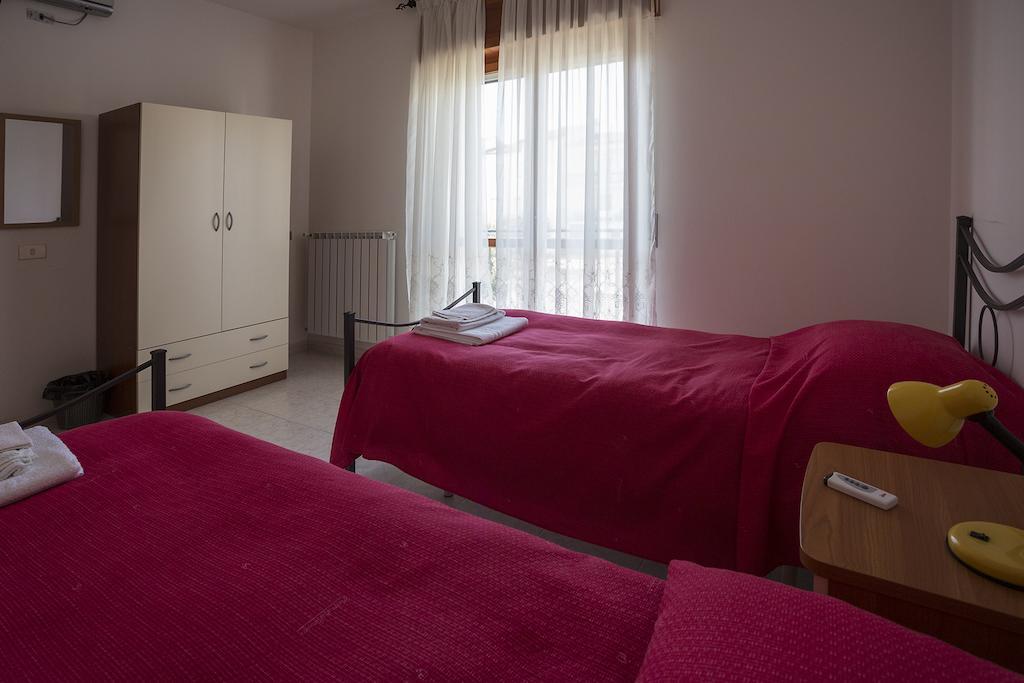 Casa Vacanze Isabella Aliano Bagian luar foto