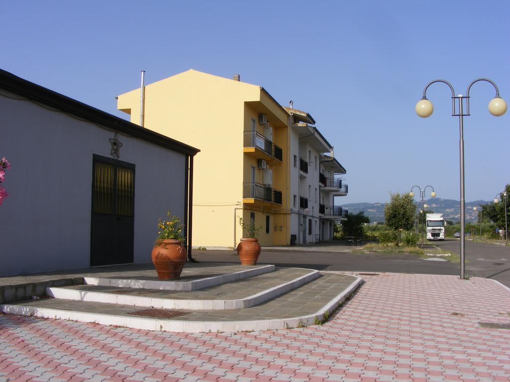 Casa Vacanze Isabella Aliano Bagian luar foto