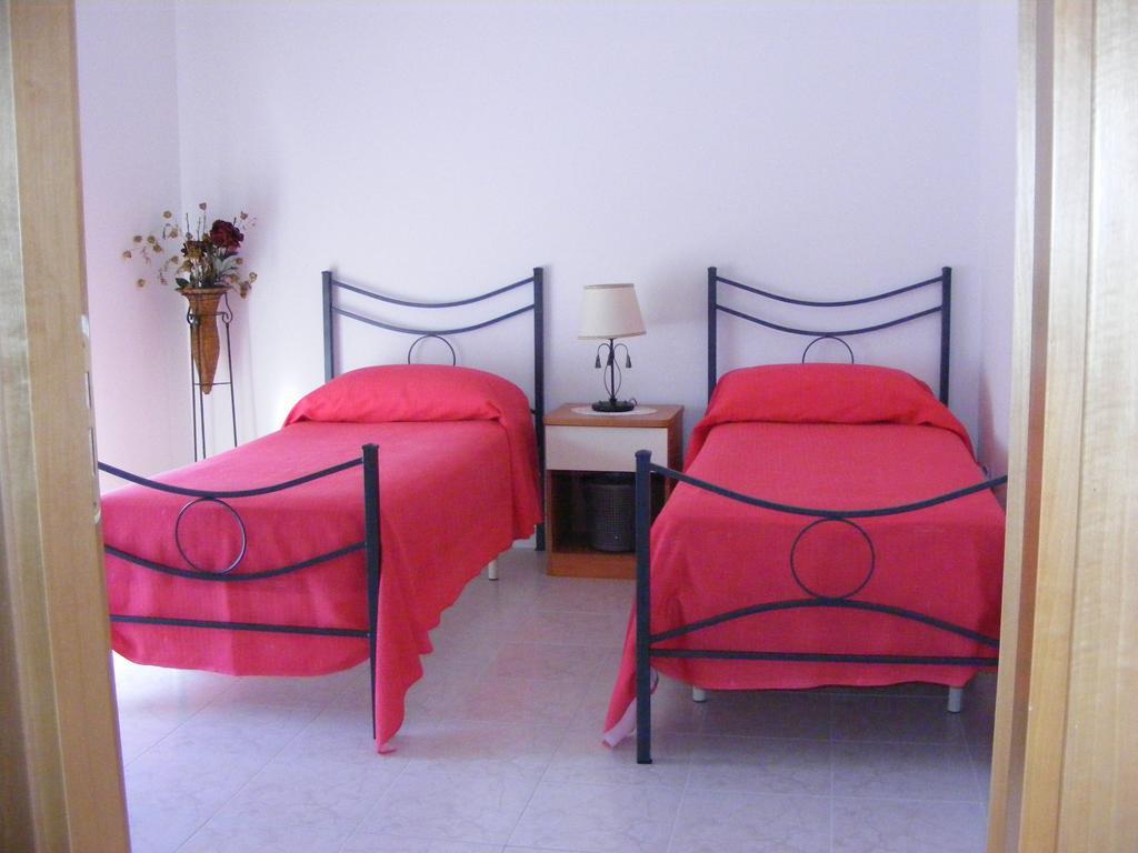 Casa Vacanze Isabella Aliano Bagian luar foto
